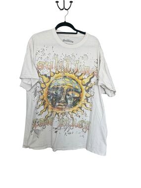 *** LISTING IS SOLD *** Sublime White Short-Sleeve Sun Graphic Tee